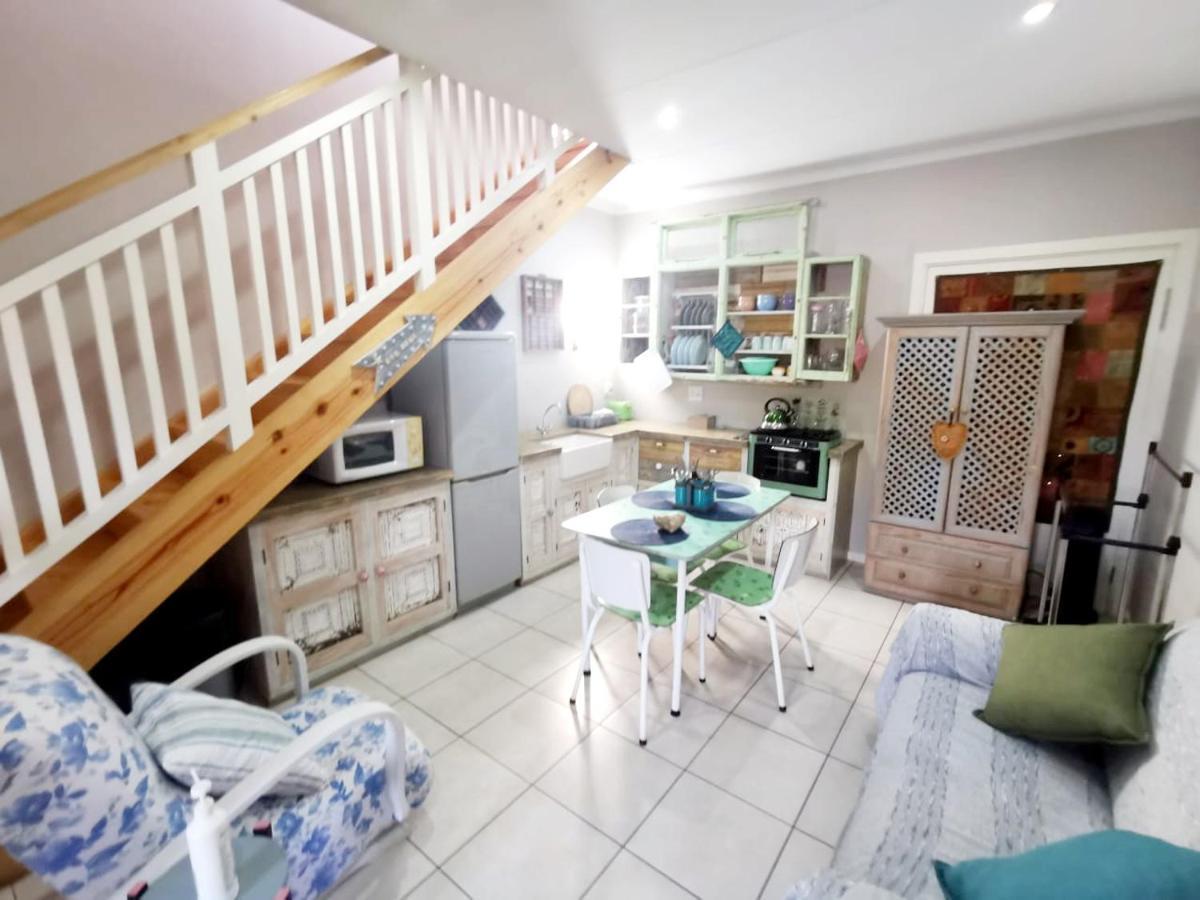 The Coelacanth Guest House And Beach Thyme Self Catering Kidd's Beach Bagian luar foto