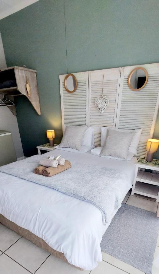 The Coelacanth Guest House And Beach Thyme Self Catering Kidd's Beach Bagian luar foto