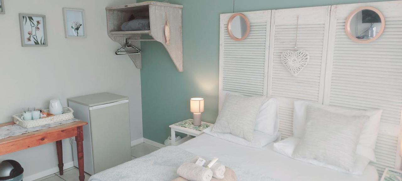 The Coelacanth Guest House And Beach Thyme Self Catering Kidd's Beach Bagian luar foto
