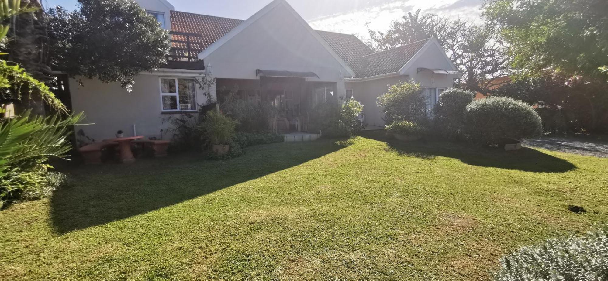 The Coelacanth Guest House And Beach Thyme Self Catering Kidd's Beach Bagian luar foto